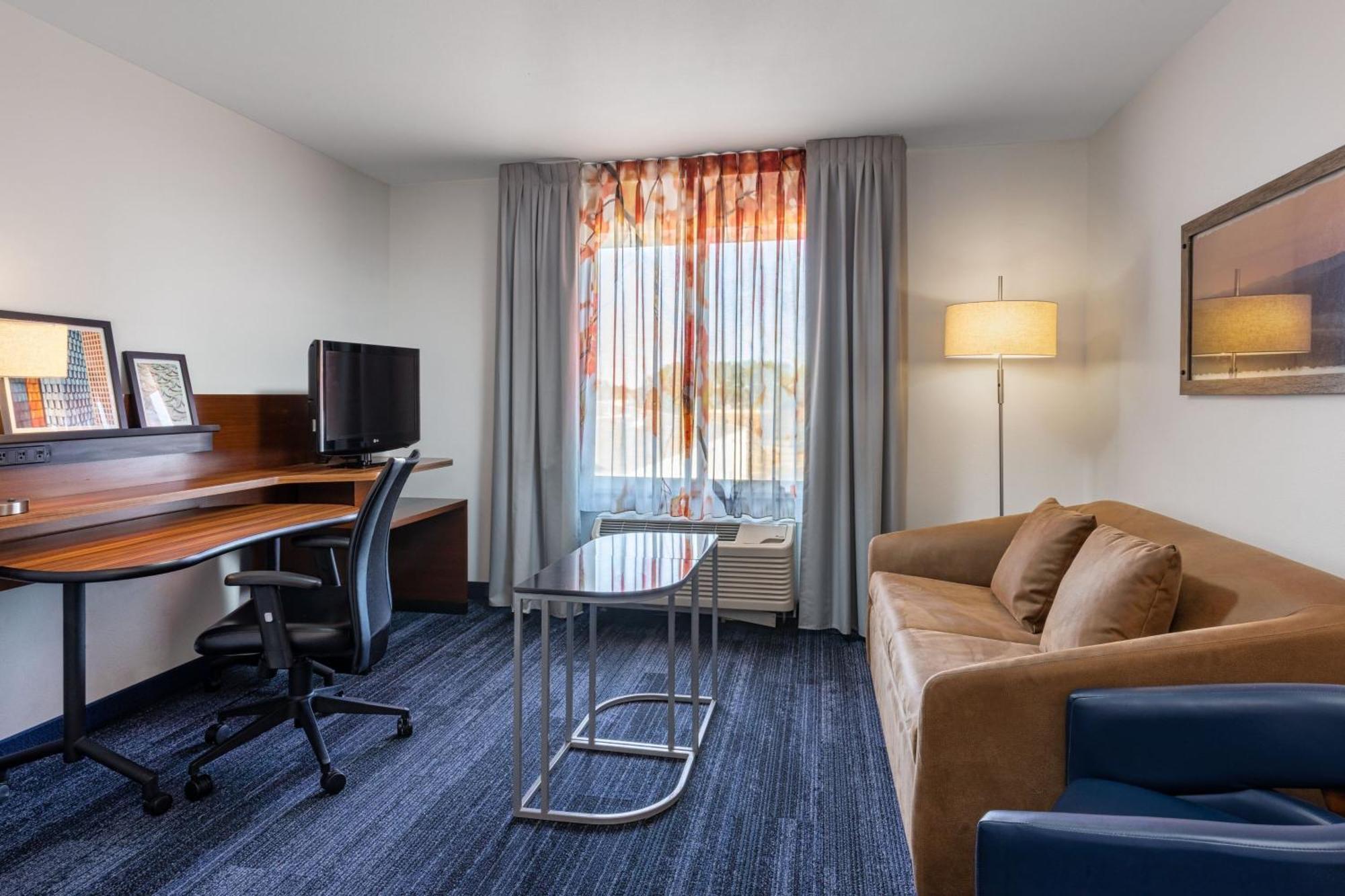 Fairfield Inn & Suites By Marriott Смітфілд Екстер'єр фото